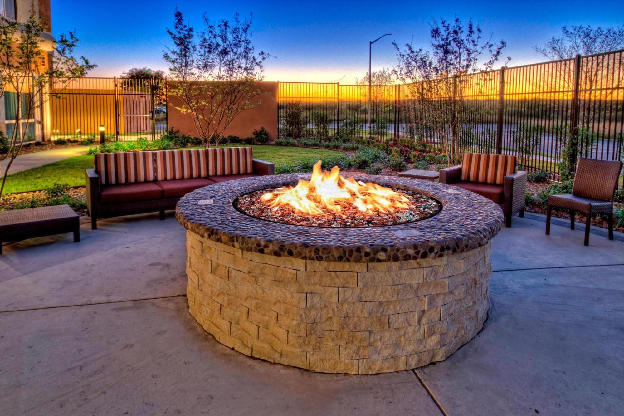 Courtyard By Marriott