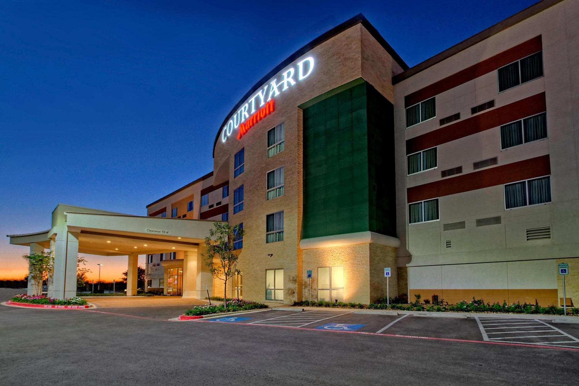 Courtyard By Marriott