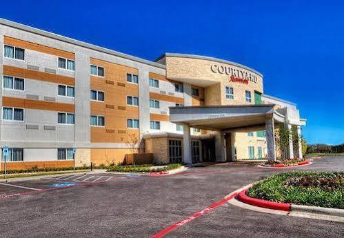 Courtyard By Marriott Hotel